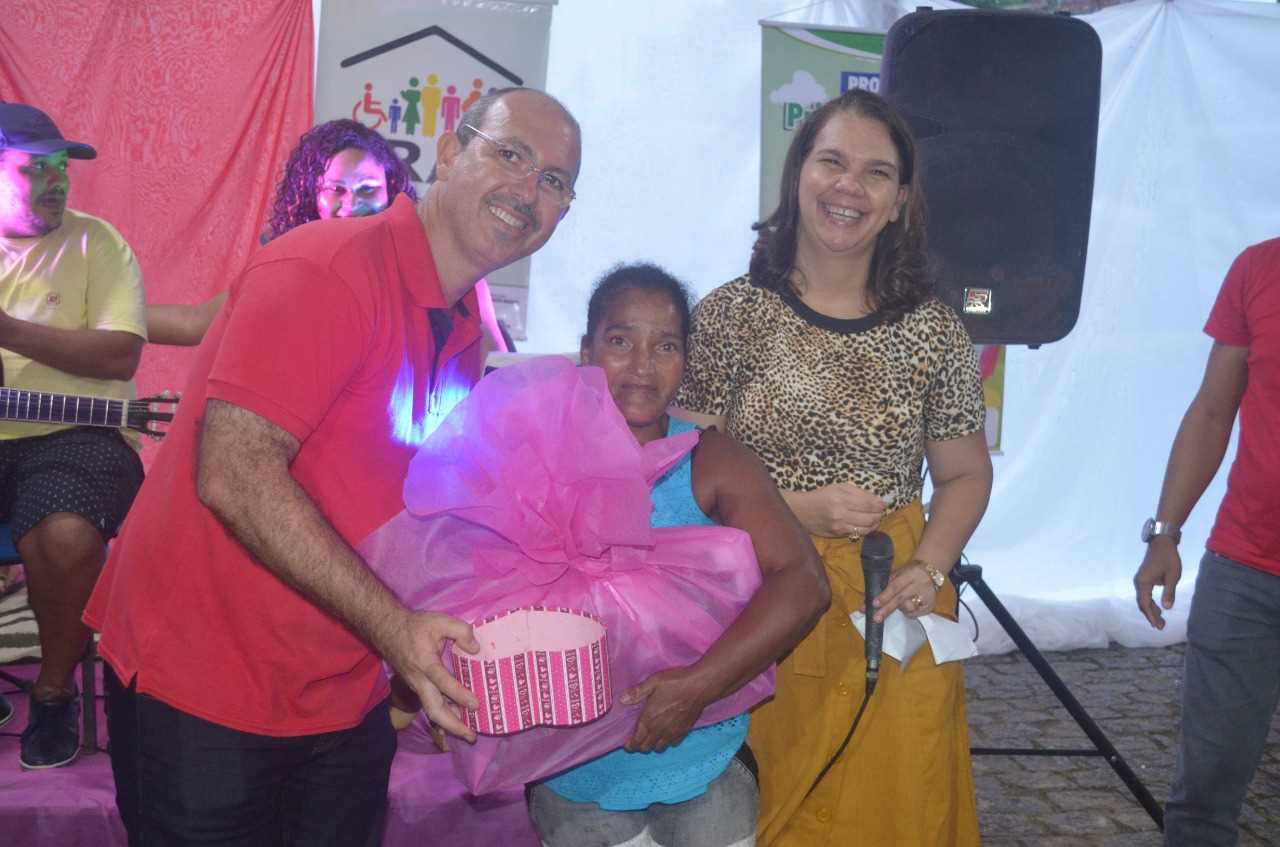 Camacã: Secretaria de Assistência Social realiza festa do Dia das Mães
A Secretaria de Assistência Social realizou talvez na história do município a